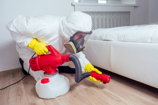 Best Pest Removal Services  in Johnsburg, IL